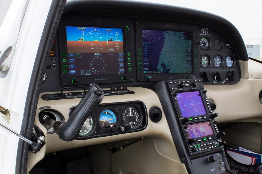 cirrus panel avidyne