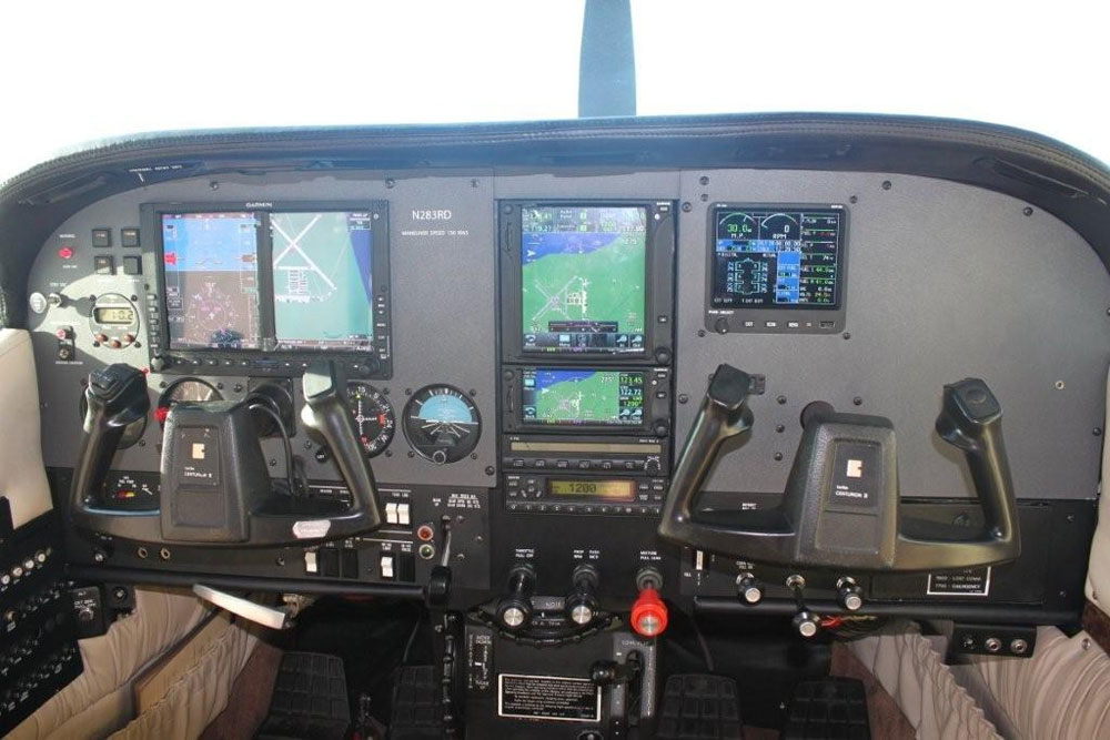 Cessna 210 (2)