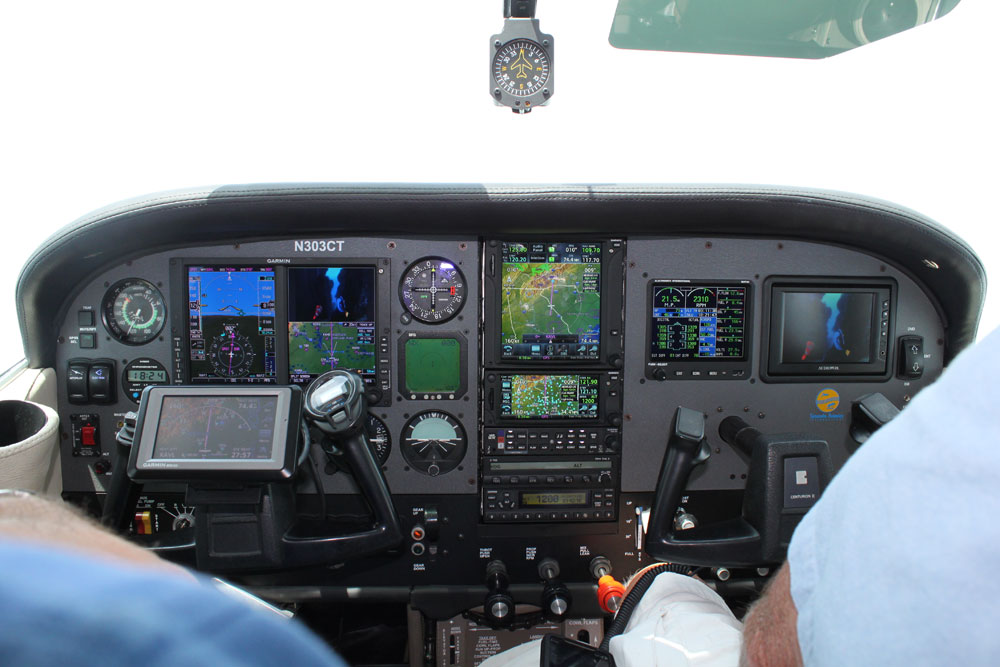 Cessna 210M